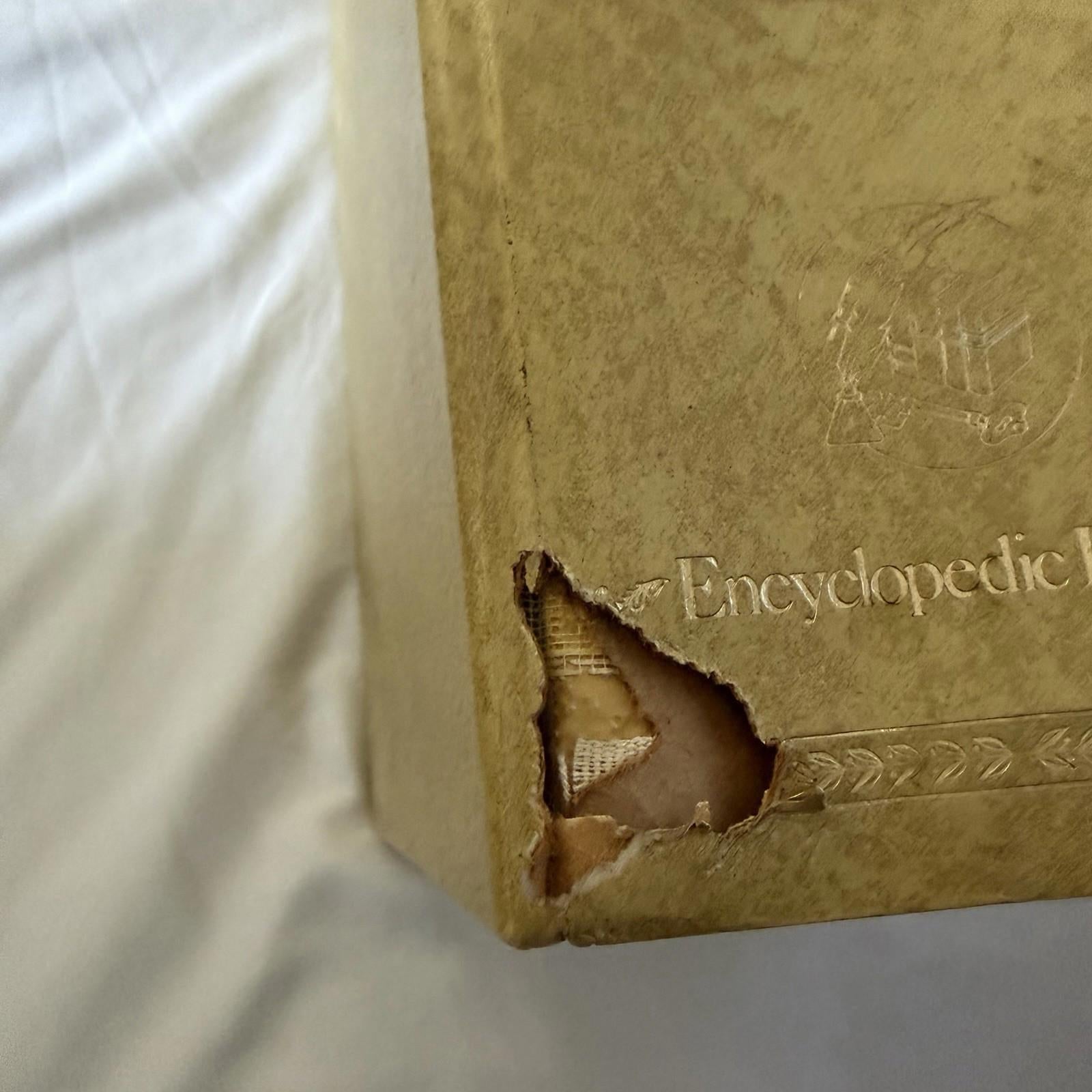 Vintage 1978 Funk & Wagnalls Encyclopedic Dictionary Gold