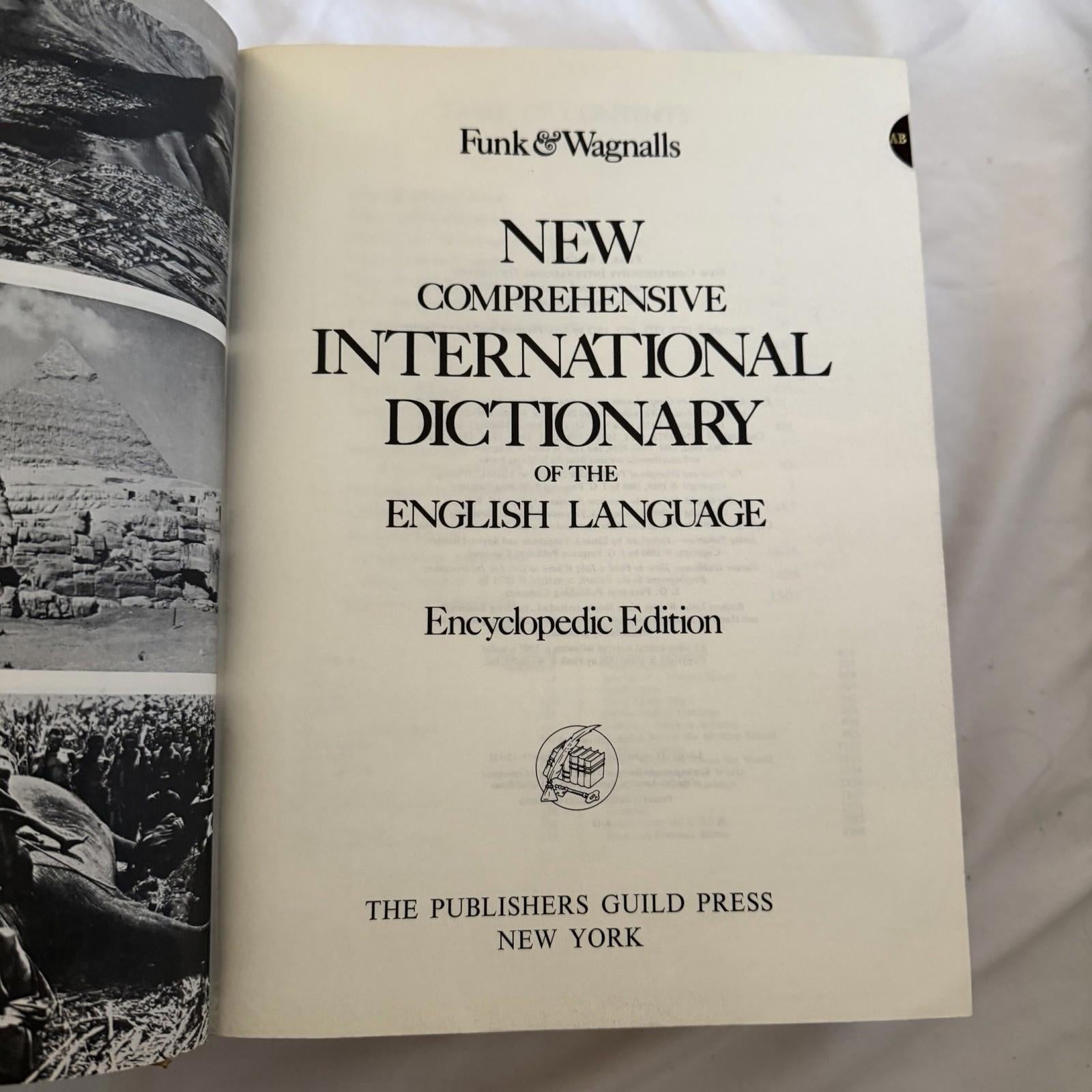 Vintage 1978 Funk & Wagnalls Encyclopedic Dictionary Gold