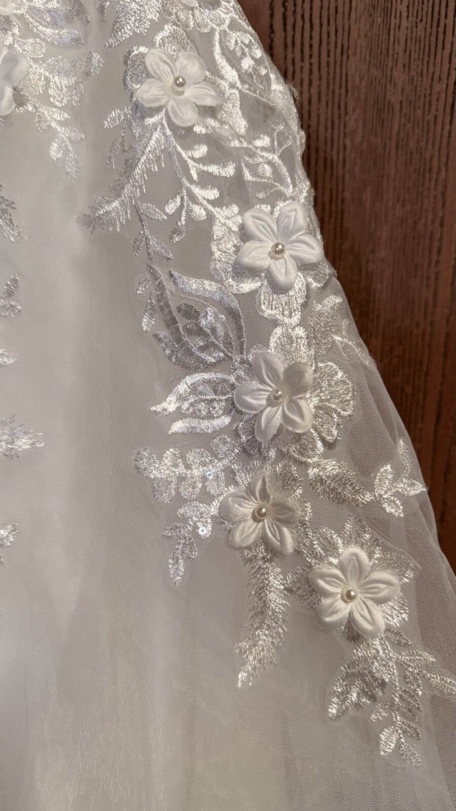 Ivory Lace A-Line Wedding Dress Size 2 Spaghetti Strap Bridal Gown Tulle