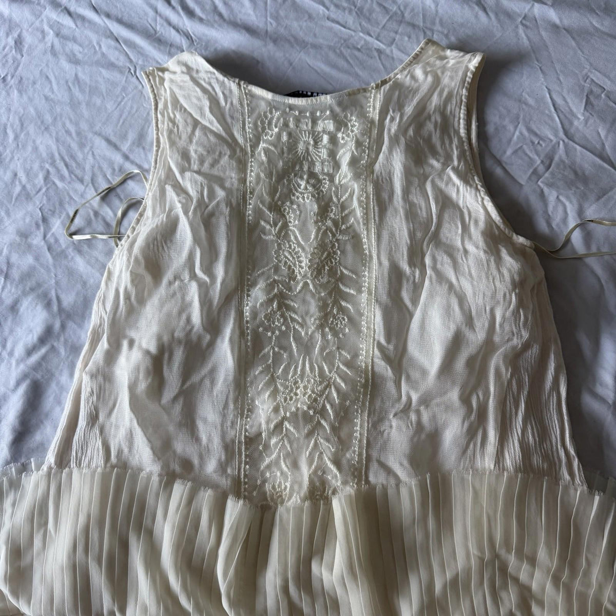 Vintage Zara White Embroidered Tiered Pleated Mini Dress Size M
