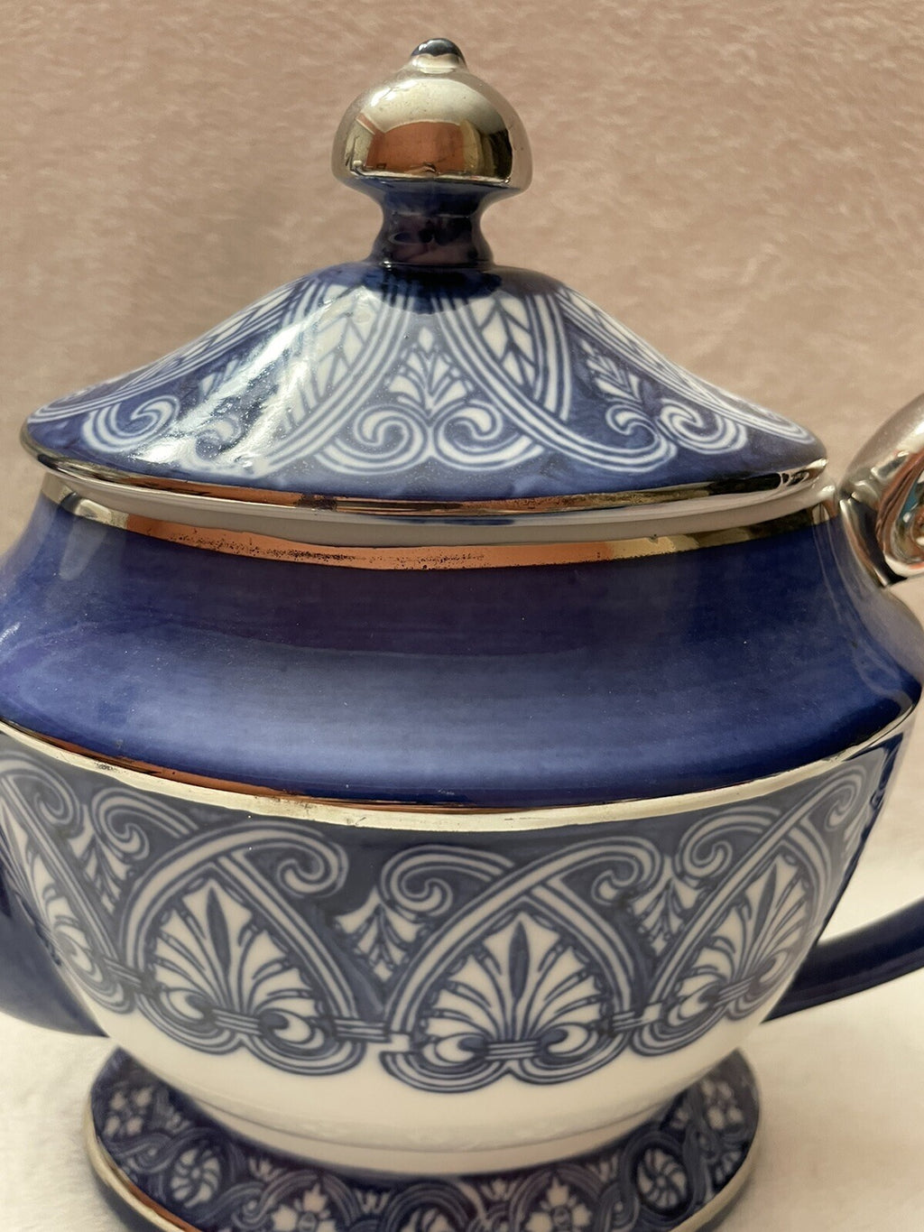 Bombay Co blue & white Arabesque tile 8" tall platinum trim teapot w/lid