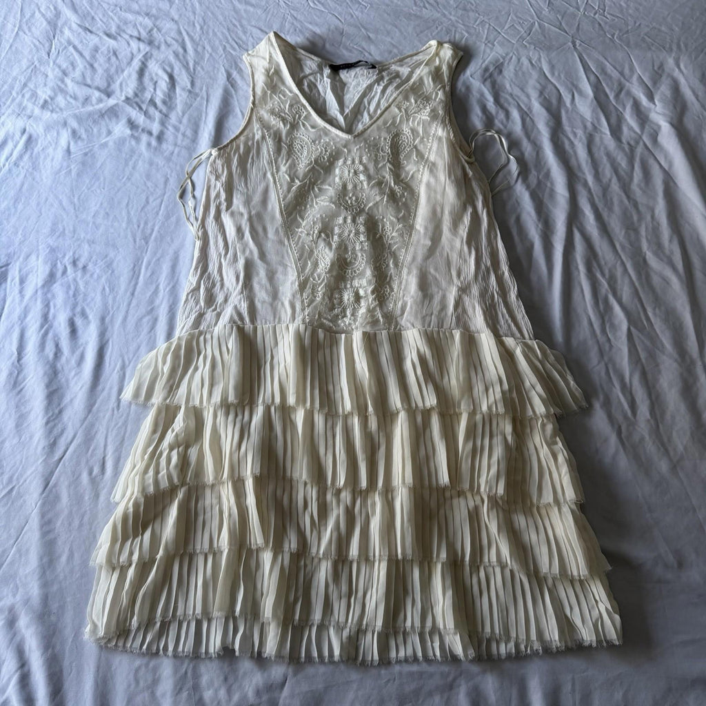 Vintage Zara White Embroidered Tiered Pleated Mini Dress Size M