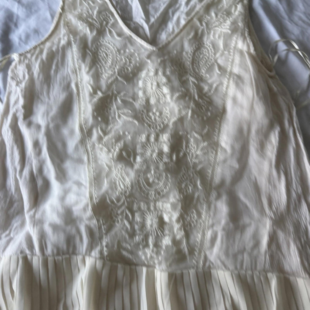 Vintage Zara White Embroidered Tiered Pleated Mini Dress Size M