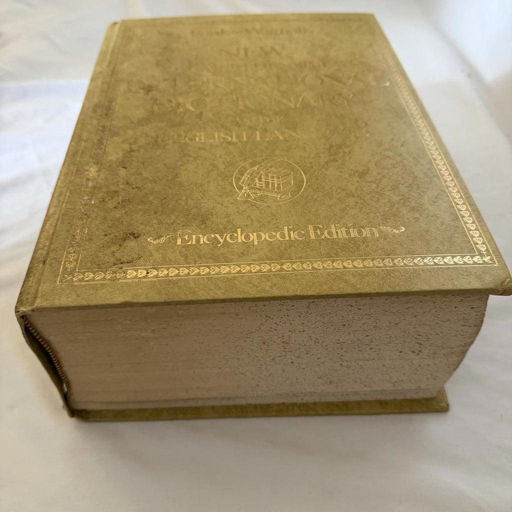 Vintage 1978 Funk & Wagnalls Encyclopedic Dictionary Gold