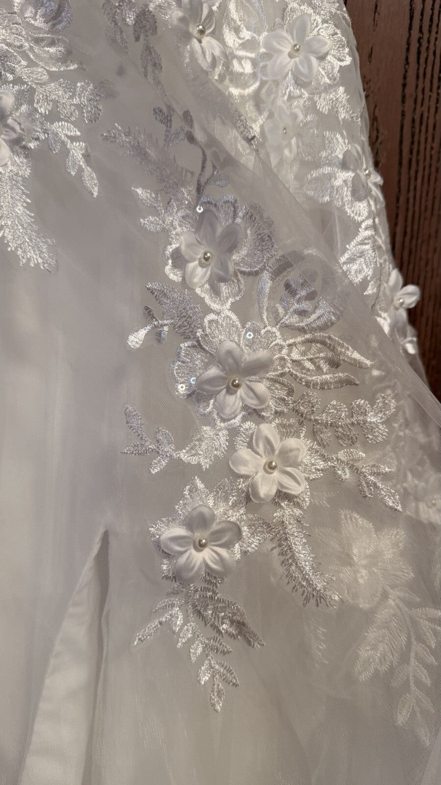 Ivory Lace A-Line Wedding Dress Size 2 Spaghetti Strap Bridal Gown Tulle
