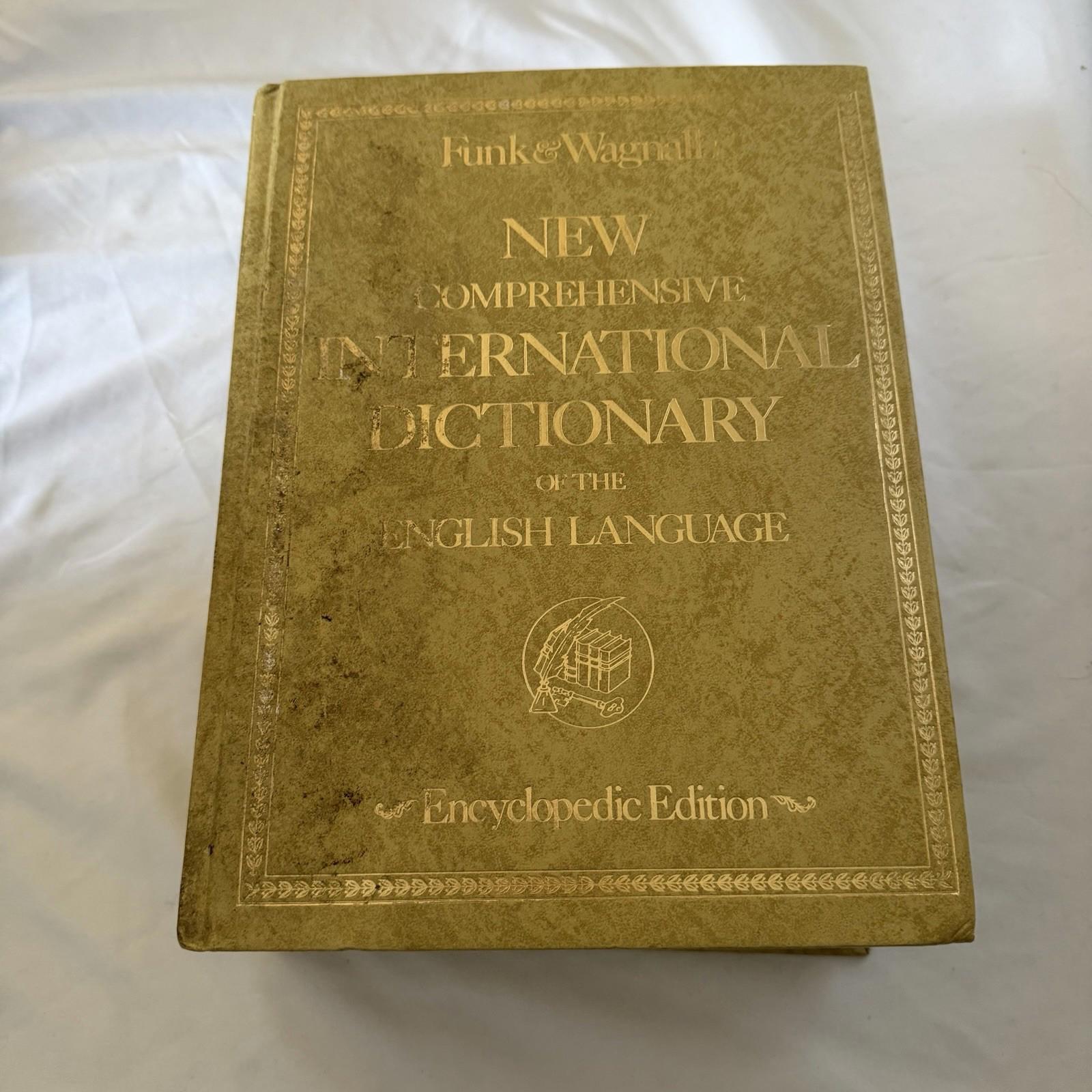 Vintage 1978 Funk & Wagnalls Encyclopedic Dictionary Gold