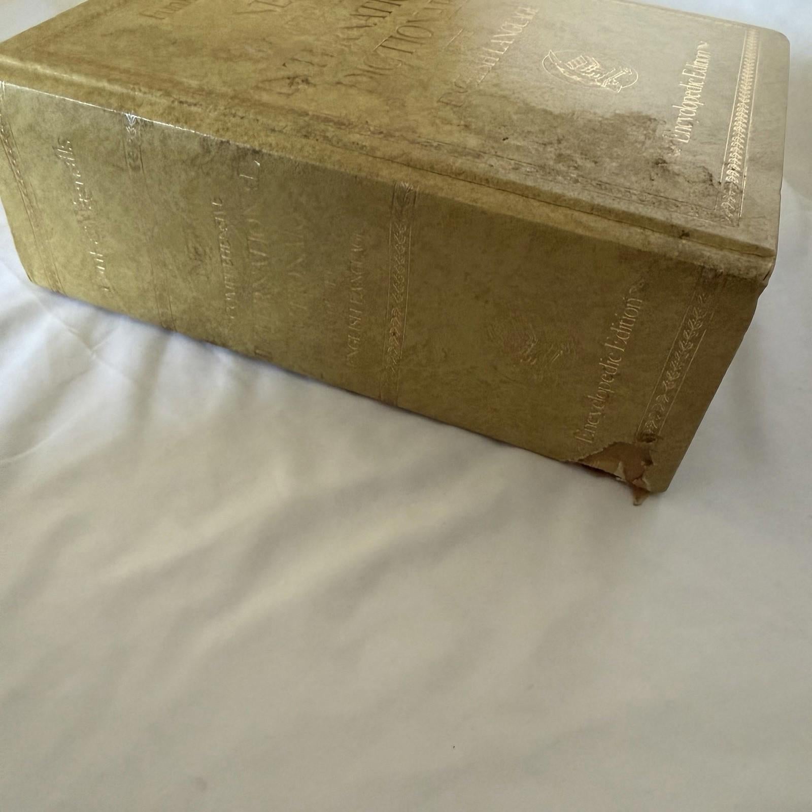 Vintage 1978 Funk & Wagnalls Encyclopedic Dictionary Gold
