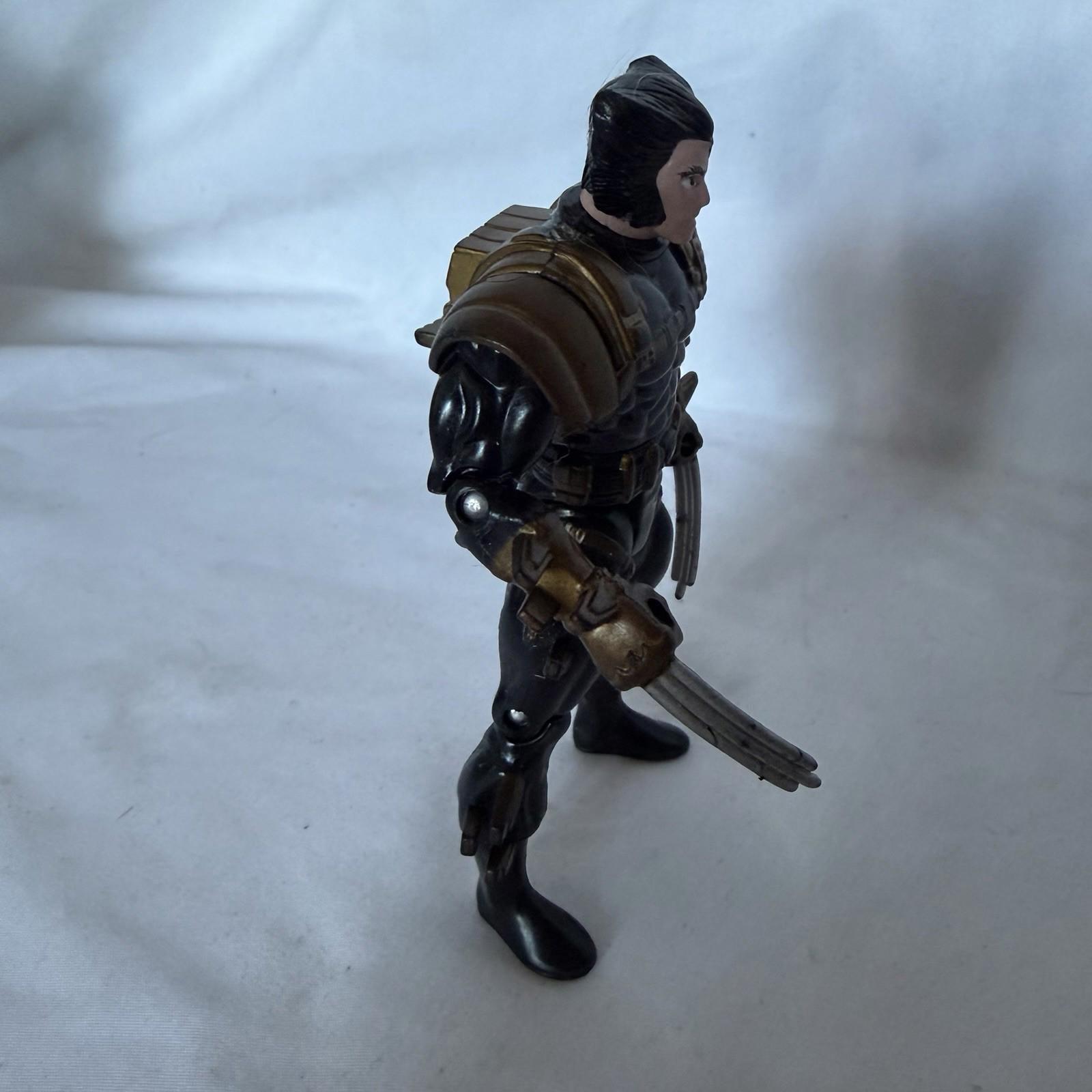 Vintage 1993 Marvel Wolverine Action Figure ToyBiz w Claws X-Men