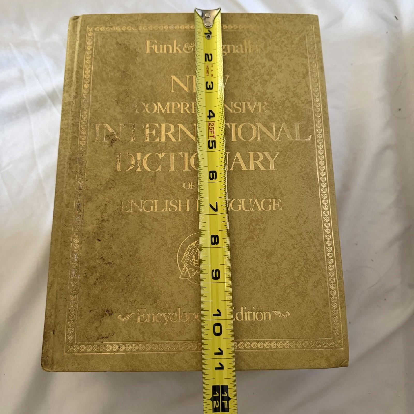 Vintage 1978 Funk & Wagnalls Encyclopedic Dictionary Gold