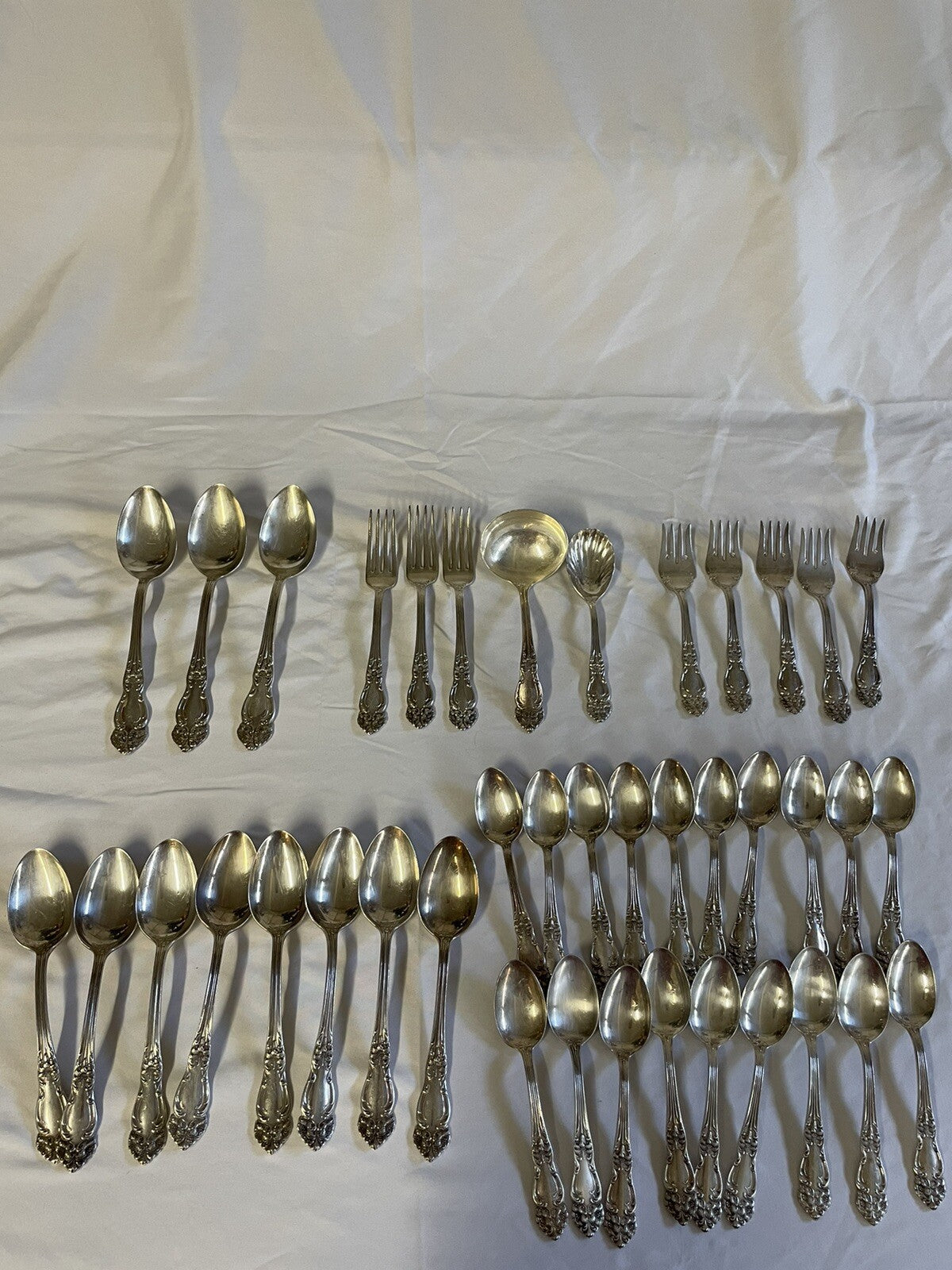 40 Pc Reed & Barton 1945 Festivity Silverplate Flatware Set No Monograms