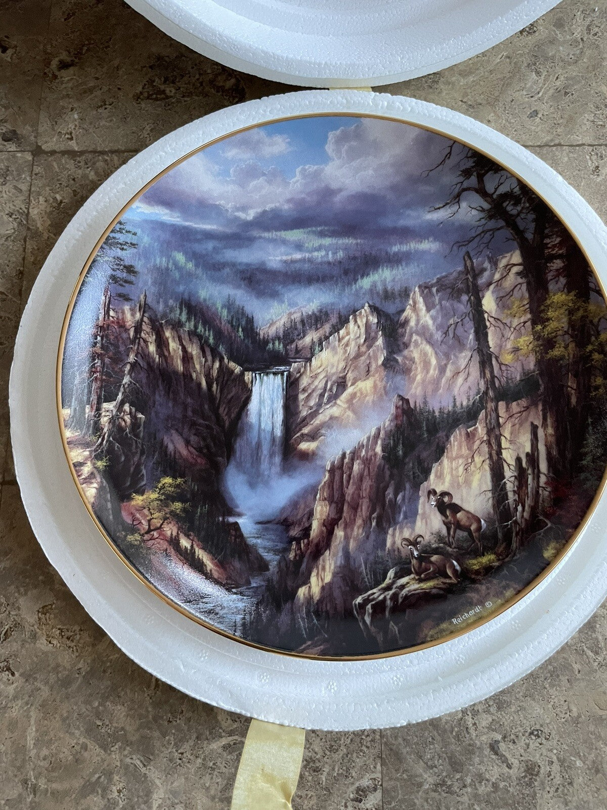 Danbury Mint Gold Bless America Yellowstone National Park 8” Plate Excellent