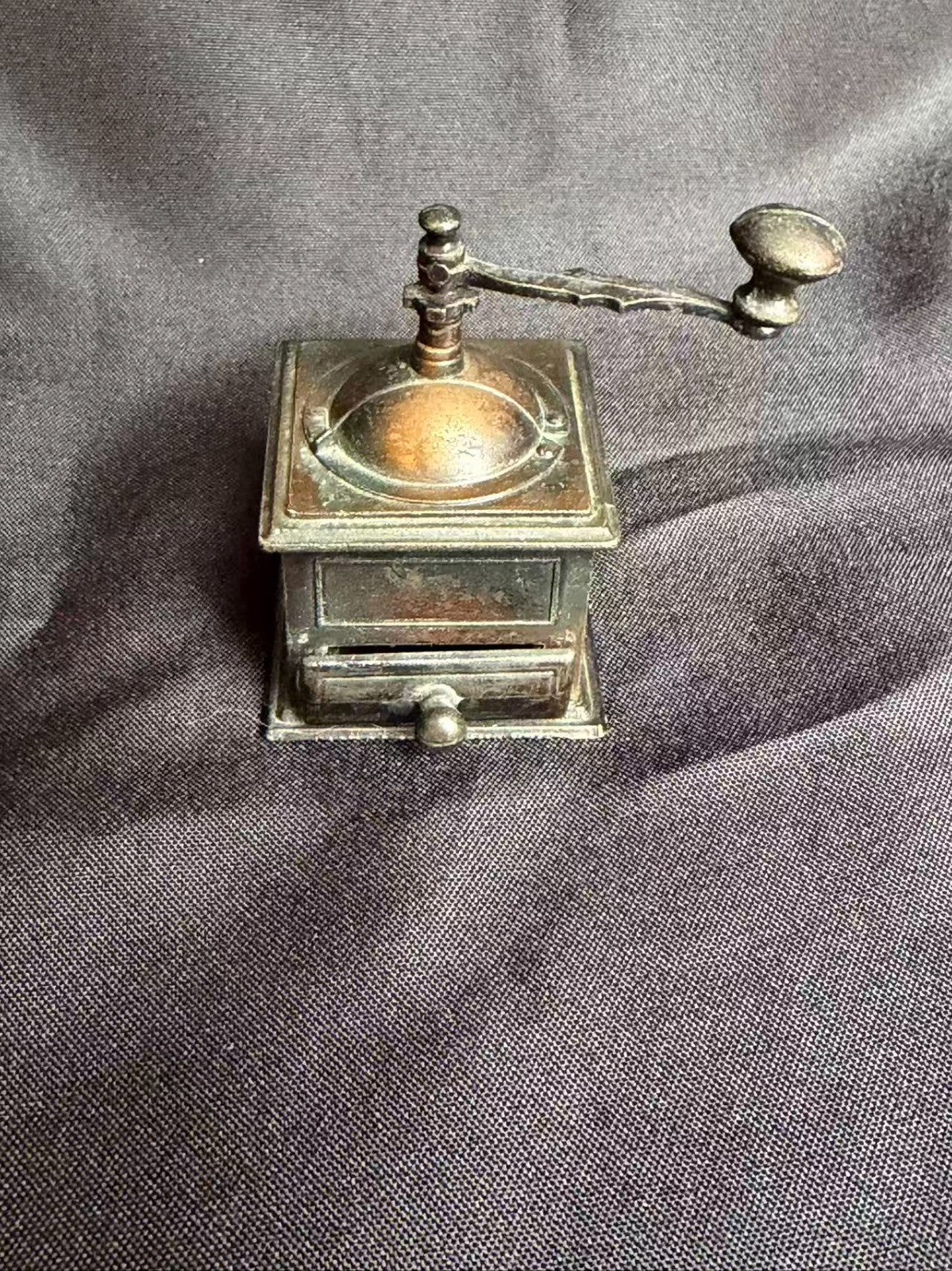 Vintage Die Cast Metal Miniature Coffee Grinder Pencil Sharpener - Antiqued Bron