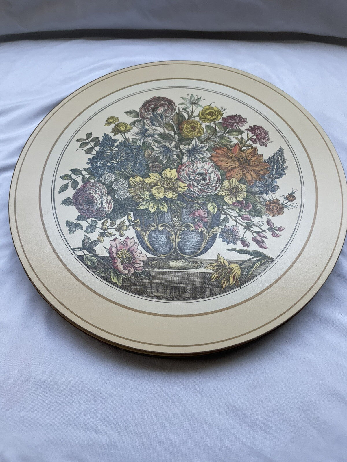 English Life Set of 6 Round Place Mats - Vintage Floral Bouquet Design, England