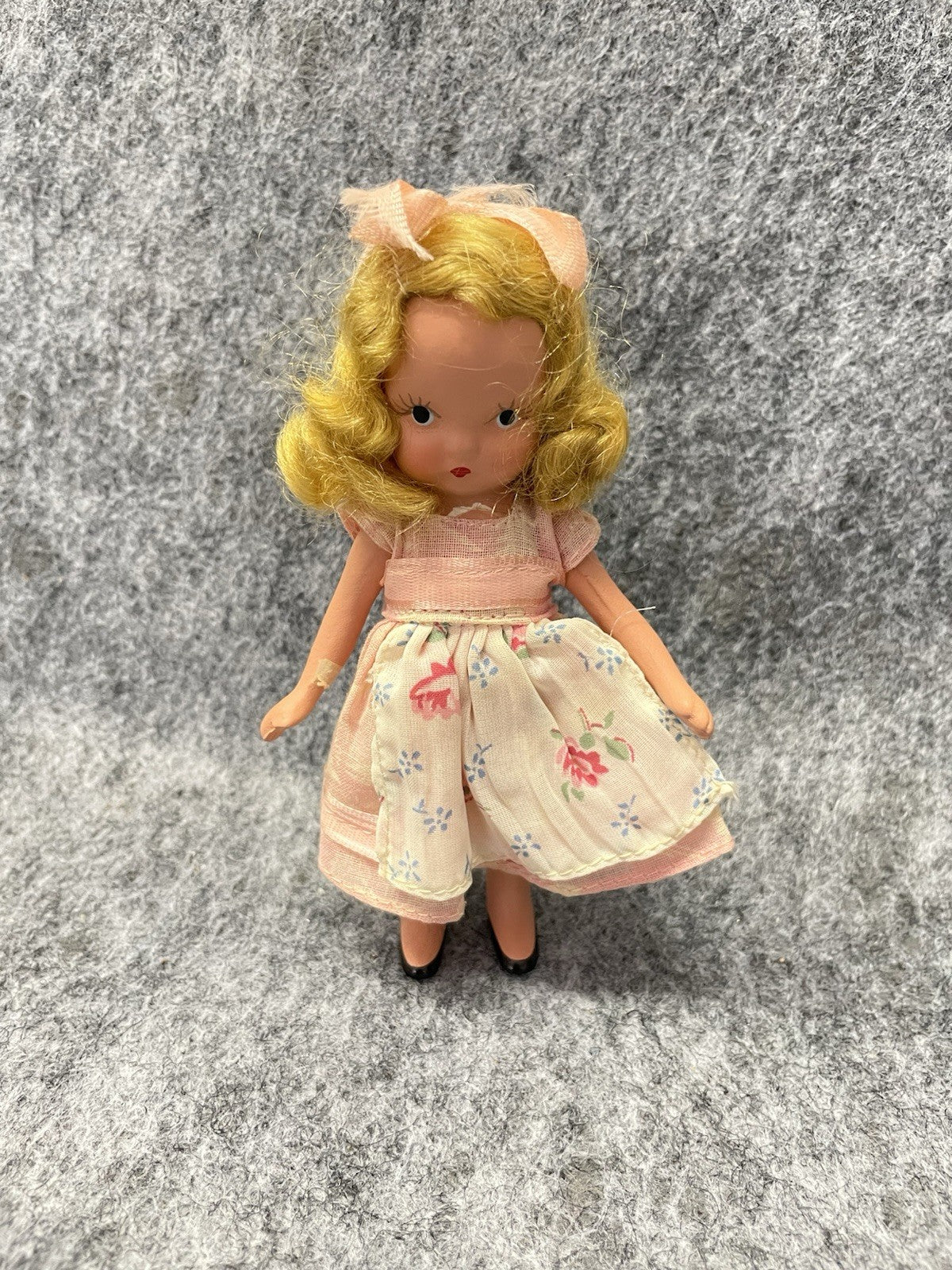 Nancy Ann Storybook Doll #113 “Roses Are Red Violets Are Blue” 5.5” w/ Box
